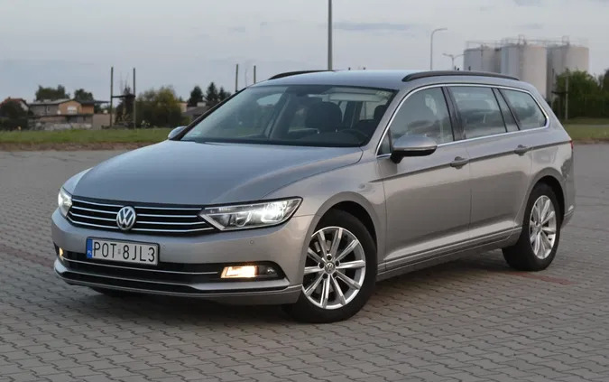 volkswagen passat Volkswagen Passat cena 49999 przebieg: 240000, rok produkcji 2016 z Kępno